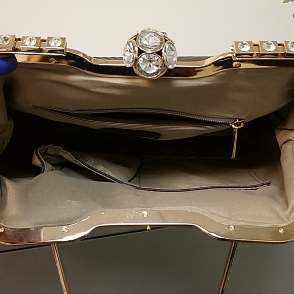 Beautiful Handbag Purse - Picture 6 of 7